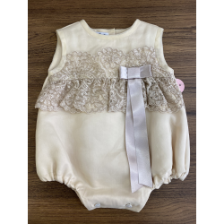 PELELE , MARITA RIAL.