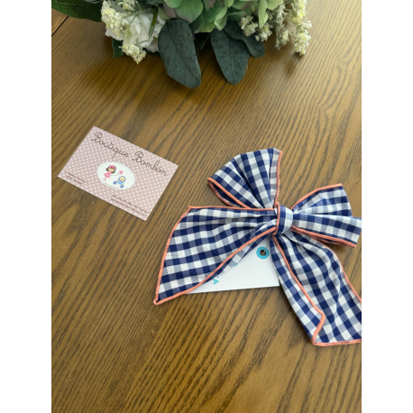 LAZO MEDIANO , LA MARTINICA