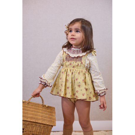 RANITA PECHERA BORDADA MÁS BLUSA CUADROS , LA MARTINICA