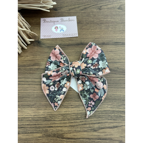 LAZO MEDIANO FLORES , LA MARTINICA