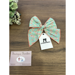 LAZO MEDIANO FLORES , LA MARTINICA