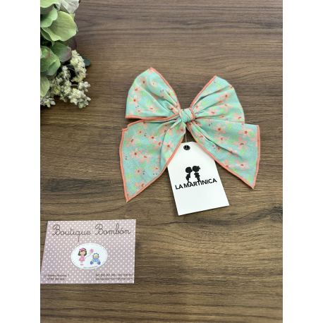 LAZO MEDIANO FLORES , LA MARTINICA