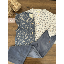 BLUSA MUSELINA BLANCA FLORAL CON VOLANTE MÁS CHALECO AZUL FLORAL VOLANTES HOMBROS Y PANT.PANA AZUL BORD.FLOR ,DADATI